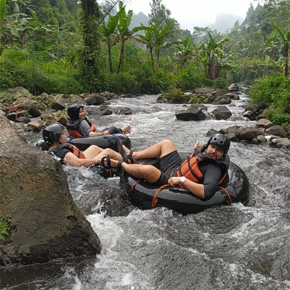 guci tegal river tubing